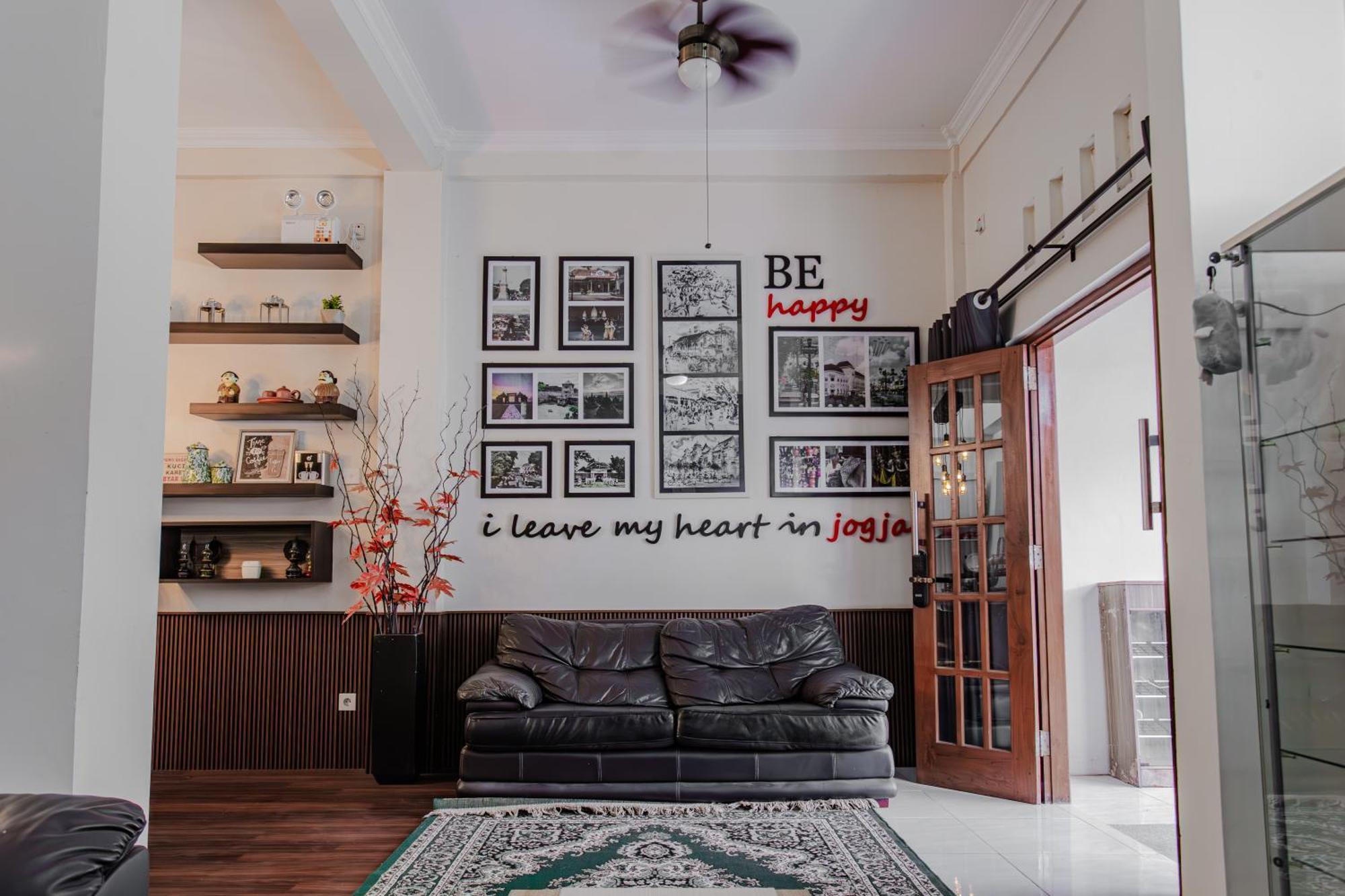 Inez Homestay Yogyakarta Exteriör bild
